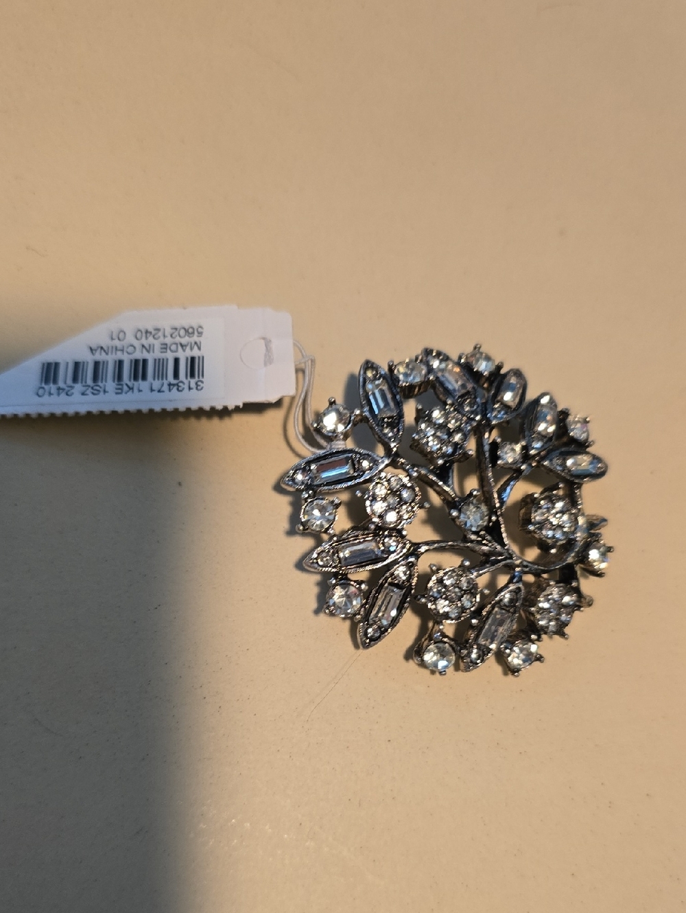 NWT Stunning J Jill Rhinestone Floral Circle Brooch - Silver Sparkle - Picture 2 of 5